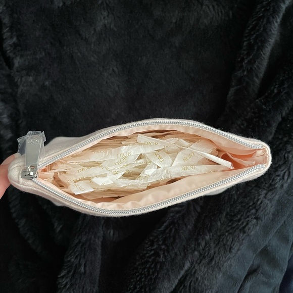 Dior Beauty Pouch (GWP) - Picture 3 of 4